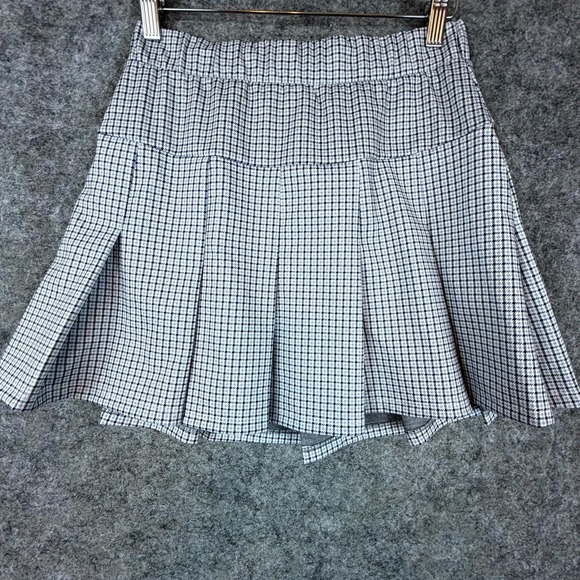 Olive & Oak Dresses & Skirts - Olive & Oak Tennis Mini Skirt Womens Medium White Blue Plaid Pleated Academia